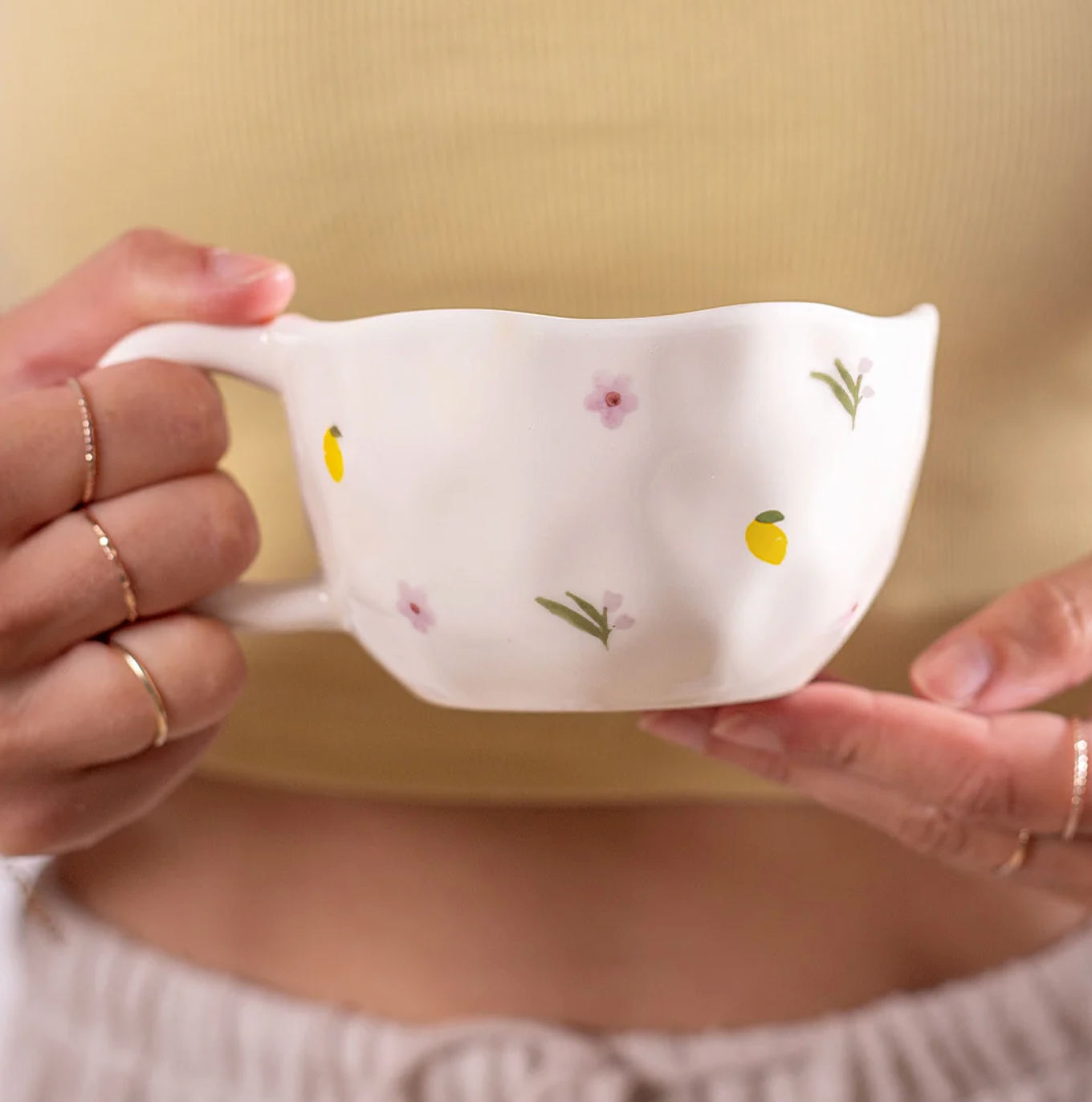 Tasse Citrons & Fleurs — Céramique Crème Artisanale | Tasse à Café