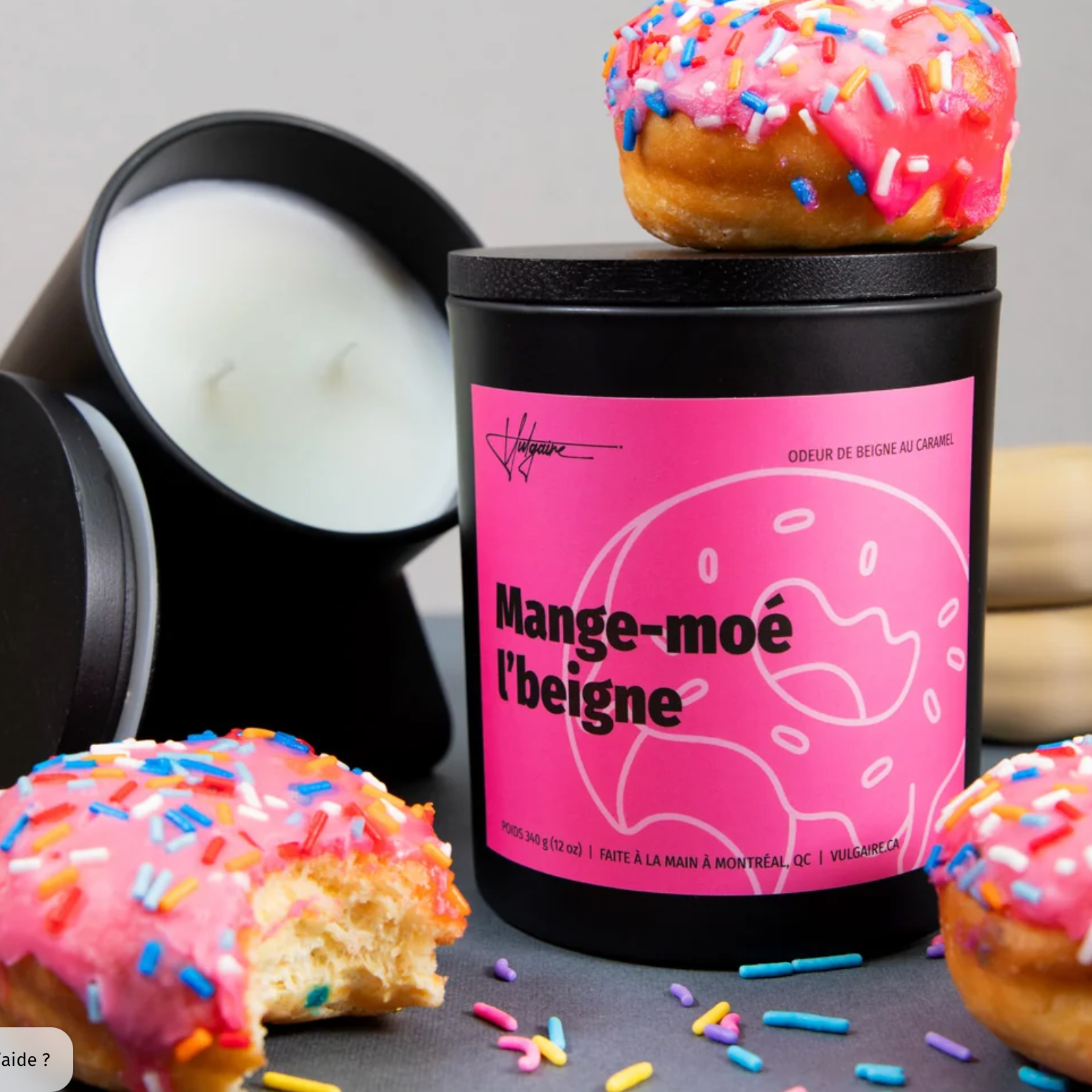 Bougie Mange-moé l’beigne — Odeur Beigne au Caramel | 340g | Vulgaire | Fait main à Montréal