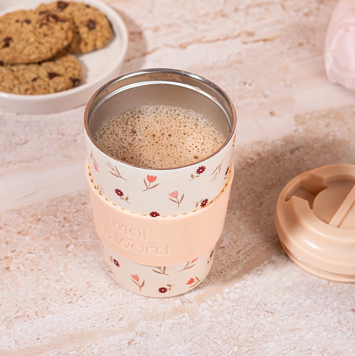 Tasse de Voyage « Moi D’Abord » Mélange Floral — Tulipes, Marguerites & Pêche | Couvercle Silicone