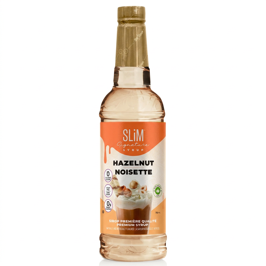 Bouteille de sirop noisette Slim sur fond blanc, format carré et cadrage serré.